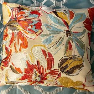 Beautiful accent pillow covers for the home.